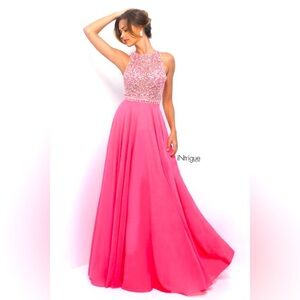 (T4)iNtrigue by Blush
Special prom dresses for teens and women at PromGirl.Sz 16